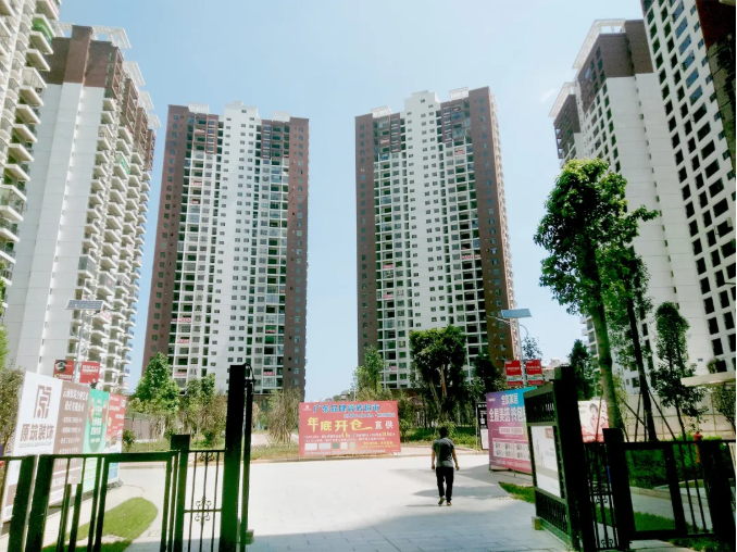 華喆仿石漆-工程案例 | 臨滄市強(qiáng)力建筑集團(tuán)金旭之光、金柏之春